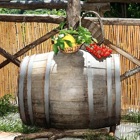 Da Regina Alloggio per agriturismo *